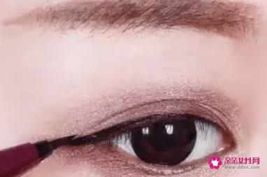 眼线怎么画正确步骤