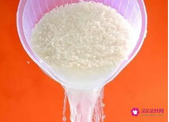 淘米水洗脸正确方法