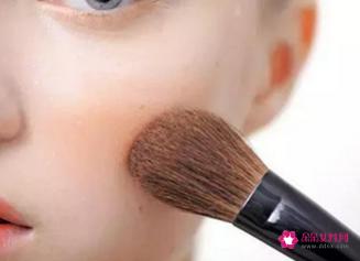 简单淡妆需要的化妆品