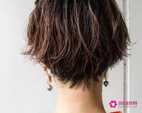 方形脸扎什么头最适合