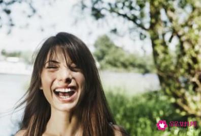 国字脸的女生适合的发型