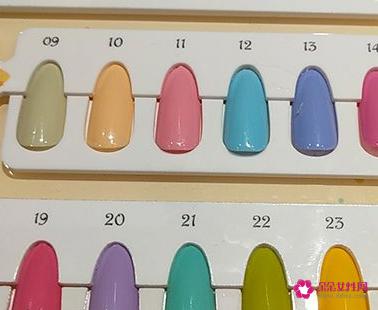 胖手适合做什么颜色的指甲