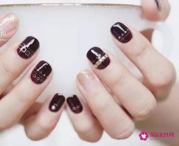 胖手适合做什么颜色的指甲