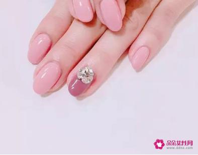 胖手适合做什么颜色的指甲