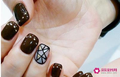 胖手适合做什么颜色的指甲