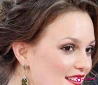 绯闻女孩钟情迷人烟熏妆