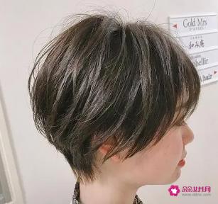 圆脸适合什么发型女学生党