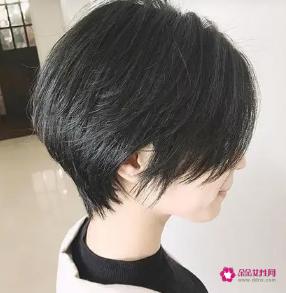 圆脸适合什么发型女学生党