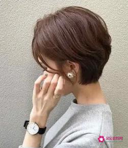 圆脸适合什么发型女学生党