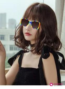 适合脸大的发型图