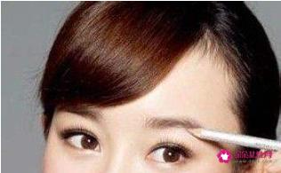 眉毛弯弯的怎么修眉