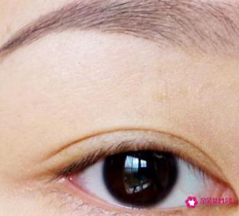 眉毛弯弯的怎么修眉