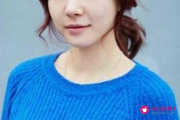 圆脸自己怎么扎头发简单好看