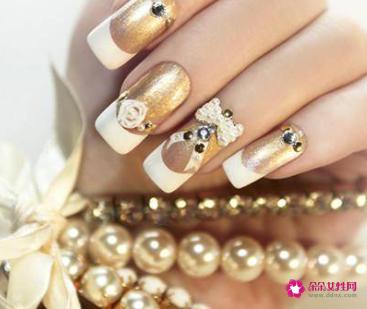 光疗的指甲怎么卸掉