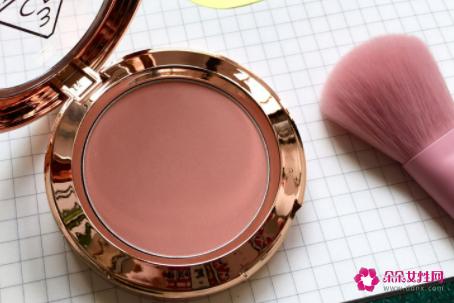 四种腮红的正确使用方法
