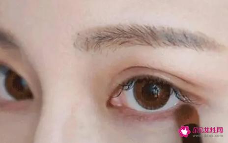 化妆师教你三招轻松画好眼线