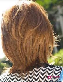 50岁女人留啥发型好看瓜子脸