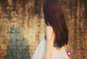 50岁女人留啥发型好看瓜子脸