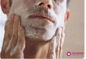 男士乳液的正确使用方法