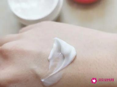 男士乳液的正确使用方法