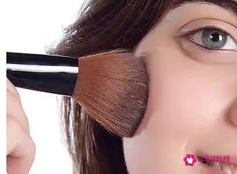 简单6步为眼镜MM打造专属彩妆