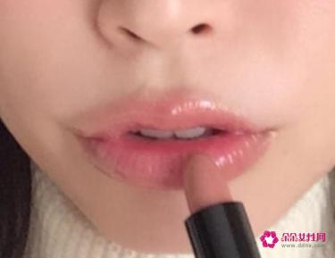 简单6步为眼镜MM打造专属彩妆