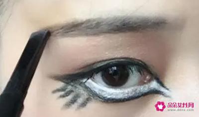 非主流完美眼妆是怎样的
