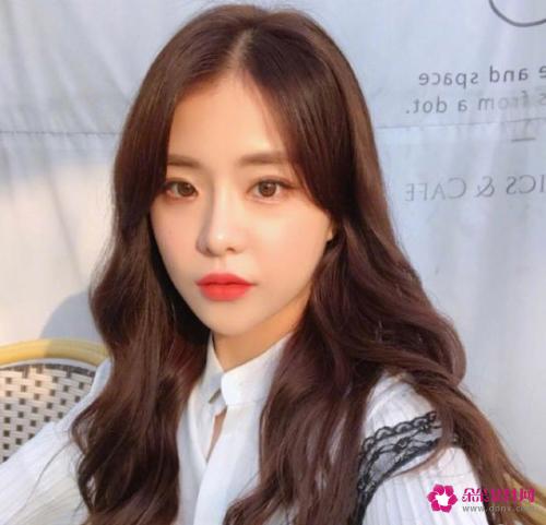 超火的气质甜美减龄波浪长卷发