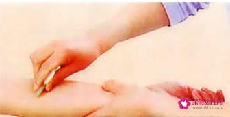 正确的刮痧方法图解