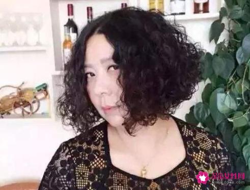 四十岁的女人最适合的发型