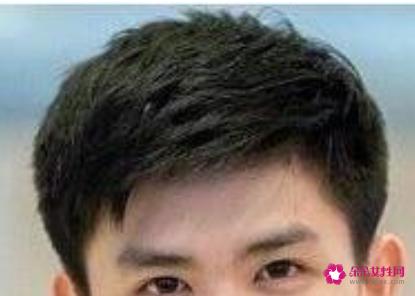 圆脸适合什么发型男学生