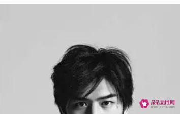 圆脸适合什么发型男学生