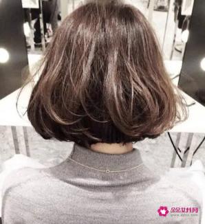 圆脸适合什么发型女烫发