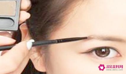 kate眉粉怎么用