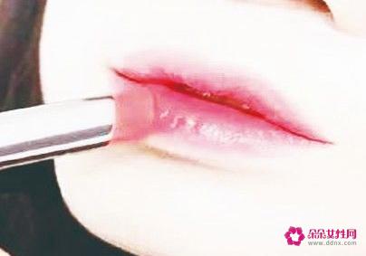 哪个牌子的唇膏比较好用