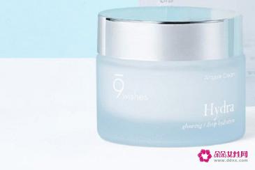 40岁女人用什么护肤品补水和抗皱国货