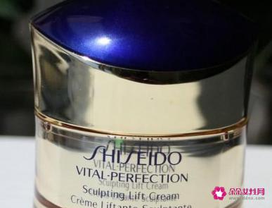 40岁女人用什么护肤品补水和抗皱国货