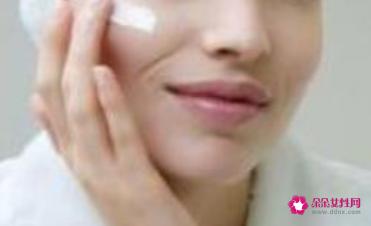 关于秋季护肤的小常识