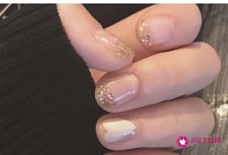 美甲图片新款式显白