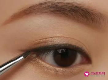画眼线的五种简单方法内双