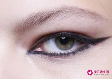 画眼线的五种简单方法内双