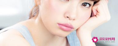 用牙膏去黑头的方法