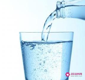 敷海藻面膜的正确方法