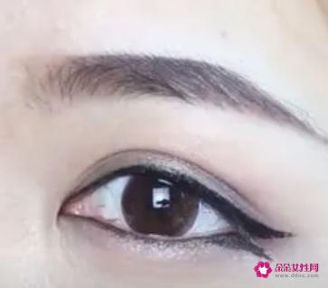 各种眼型的眼线画法