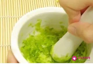 教你自制祛痘面膜