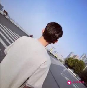 脸大适合什么发型男学生