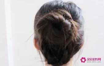 适合矮个子的发型