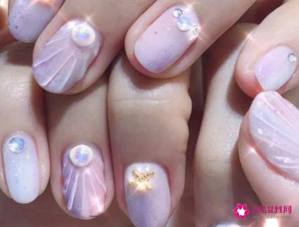 美甲雕花怎么做