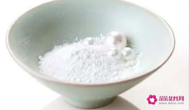 制作蜂蜜珍珠面膜的方法