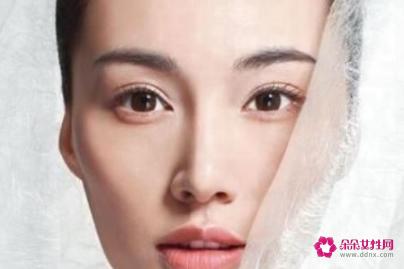 女人提升面部皮肤的技巧